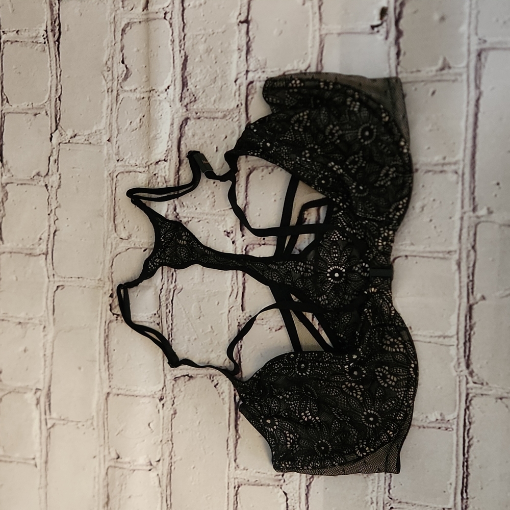 Victoria's Secret Very Sexy unlined demi bra in black lace 34DD